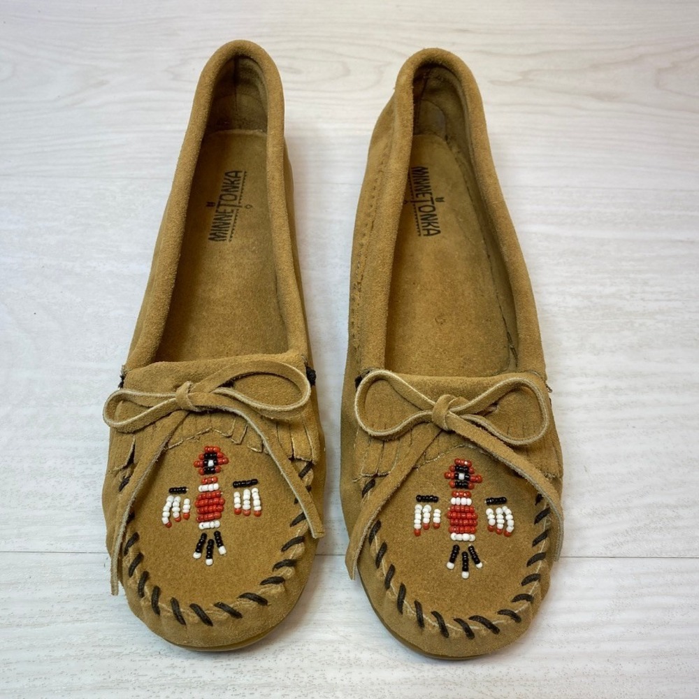 Minnetonka Womens 11 Moccasins Thunderbird Suede Tan Beaded Fringe Flats 607T
